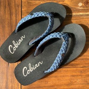 Cobian Size 7 NWOT leather flip flops